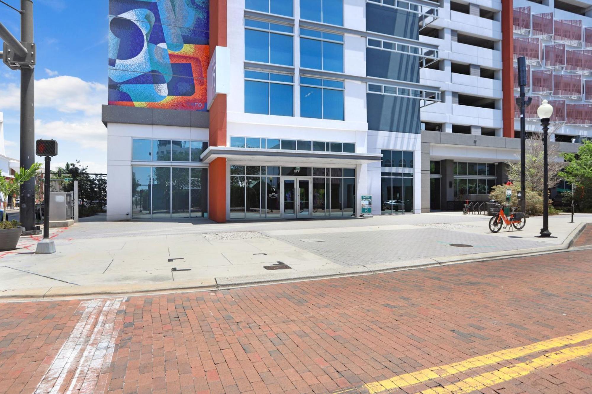 Downtown Tampa Gem 1-Bd W/Pool, Gym, & Sky Lounge Lägenhet Exteriör bild